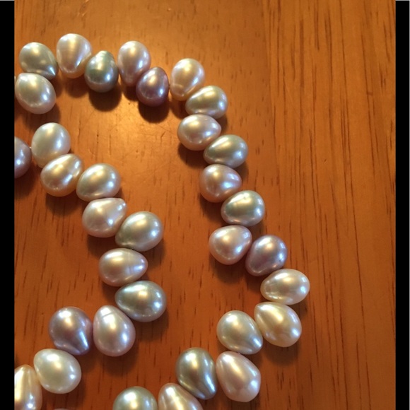 Multi-coloured teardrop freshwater Pearl Necklace - Picture 4 of 5